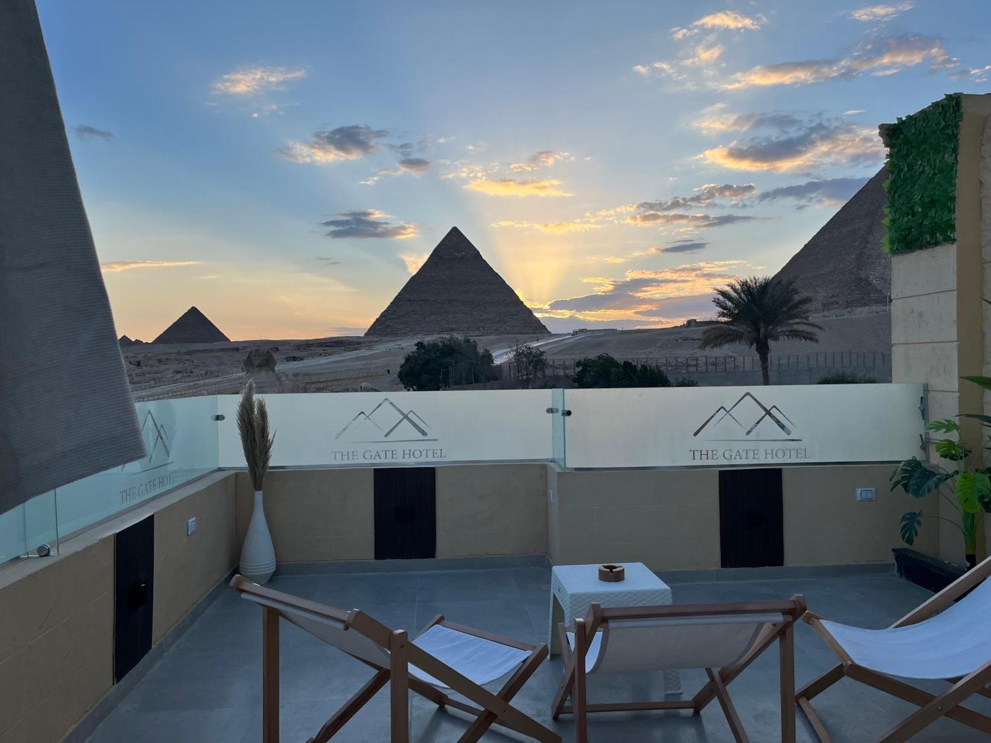 The Gate Hotel Front Pyramids & Sphinx View Kafret el-Gabal Exterior foto