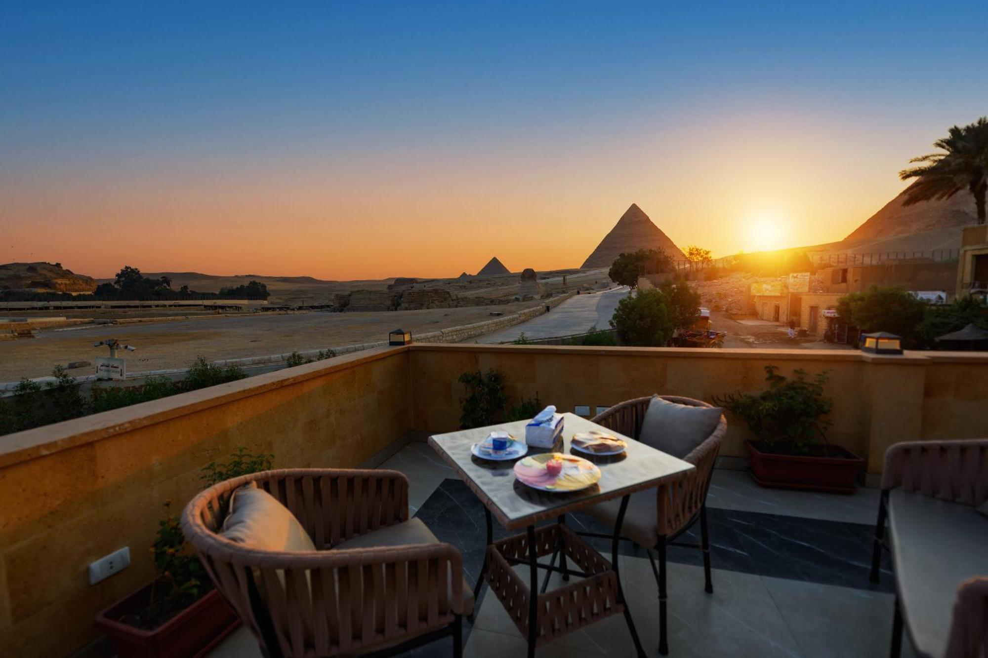 The Gate Hotel Front Pyramids & Sphinx View Kafret el-Gabal Exterior foto