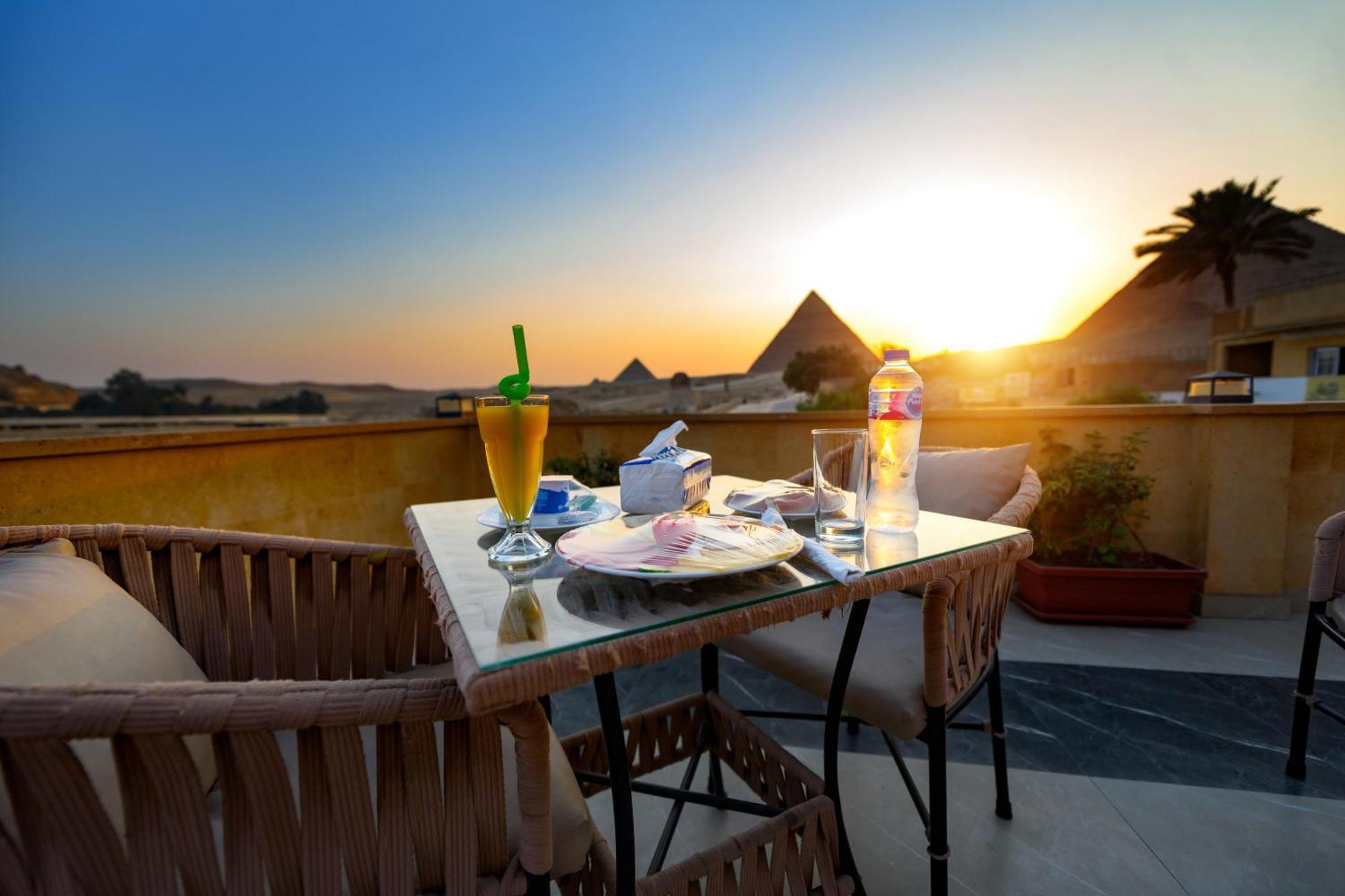 The Gate Hotel Front Pyramids & Sphinx View Kafret el-Gabal Exterior foto